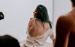 Billie eilish revealing pics ✔ あ い み ょ ん.乳 デ カ だ っ た